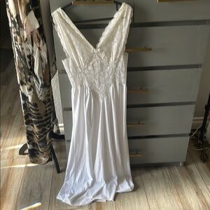 Elegant White Lace Chemise